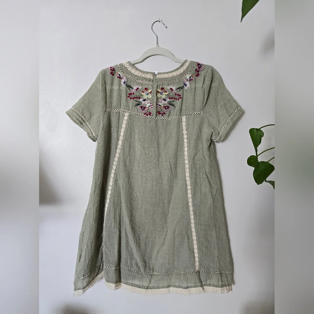 New Umgee Size Small Floral Embroidered Lightweight Lined Dress - Picture 5 of 8